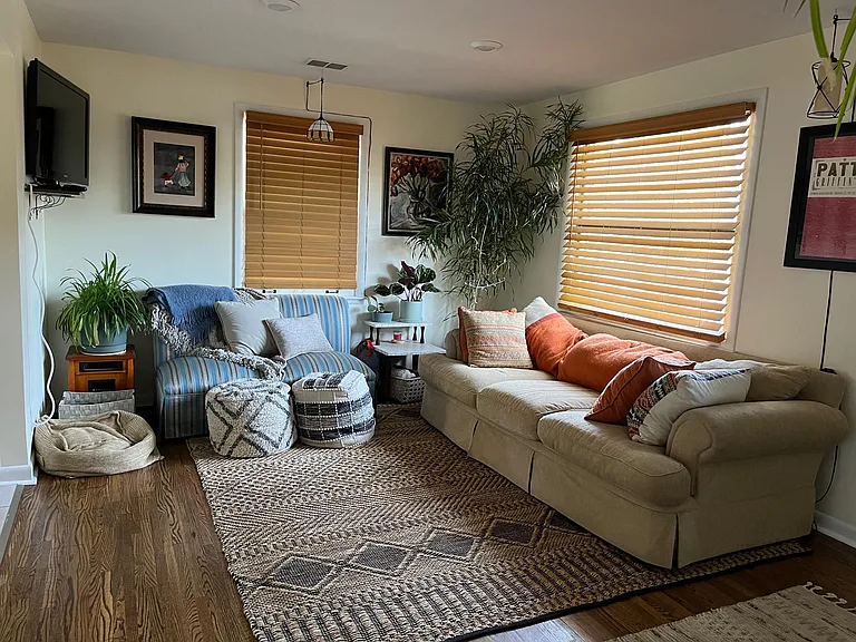 living room (example with furnishing)