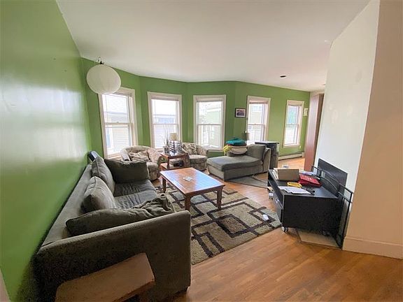 3rd image of 98 Hancock St #2A