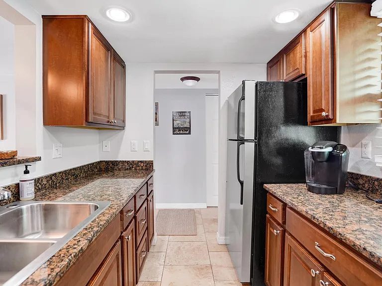 464 N Paula Dr #211 — Photo 11