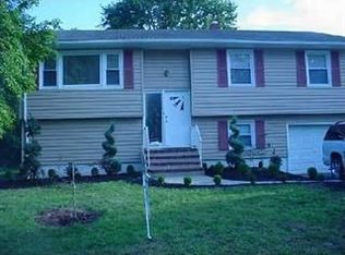 11 E 1st St, Colonia, NJ 07067