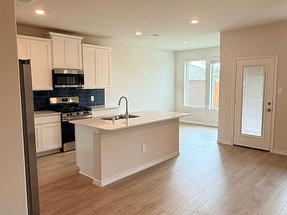 4th image of 2117 Mantua Farm Blvd