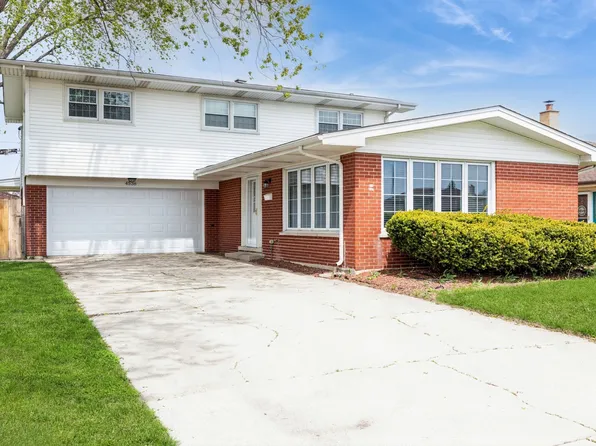 4536 W 101st Pl, Oak Lawn, IL 60453