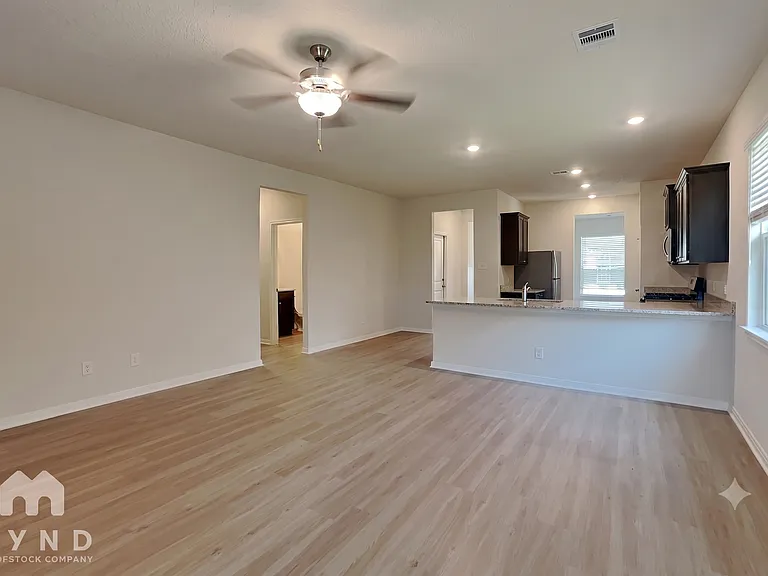 15526 Caramel Springs Dr — Photo 3