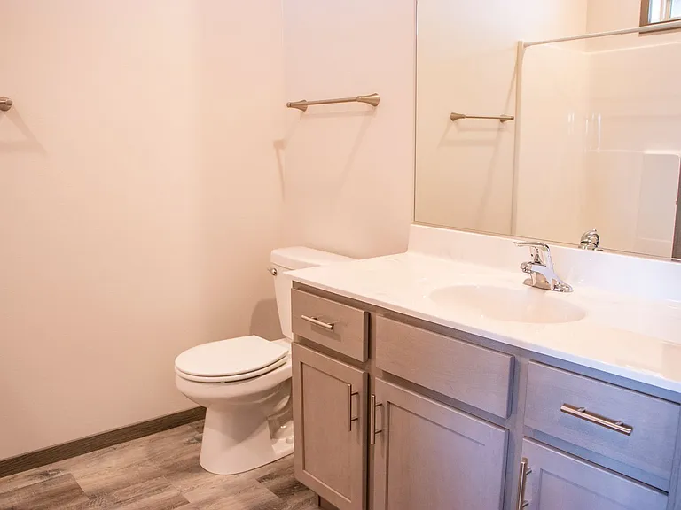 2448 Arthur St — Photo 4