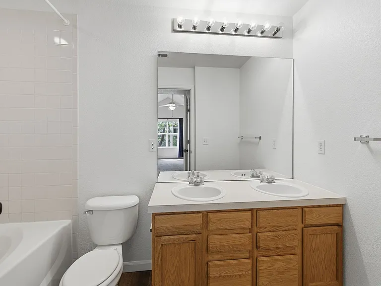 5225 White Willow Dr #L210 — Photo 15