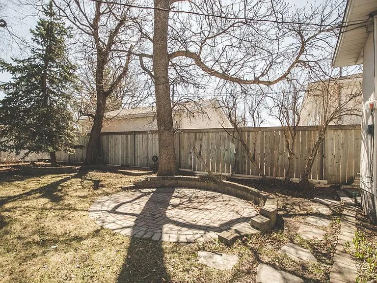 447 Raquette St — Photo 3