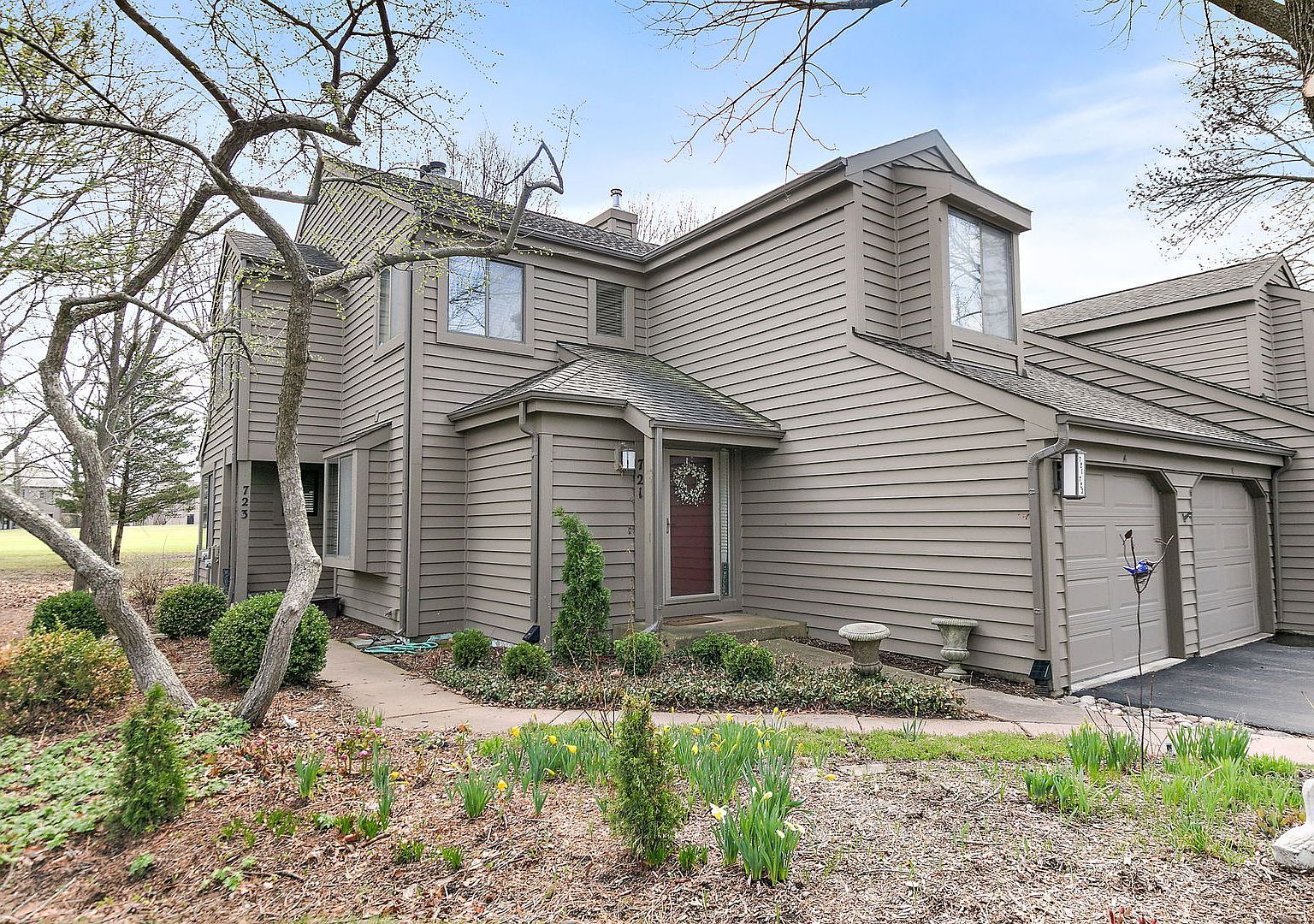 723 Golf Ln #944