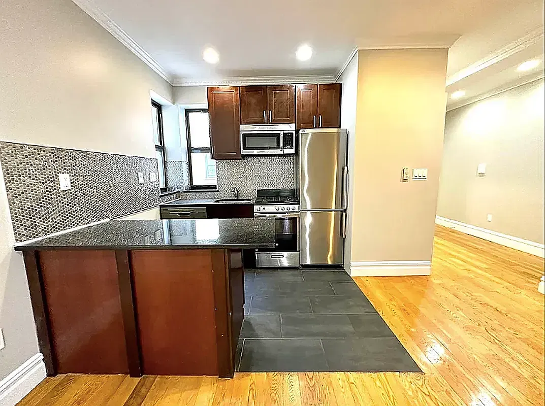 319 Lincoln Place — Photo 4
