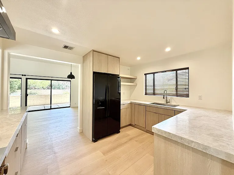 42755 Santiago Pl — Photo 3