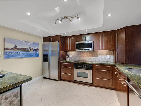 3rd image of 2900 NE 14th Street Cswy APT 402