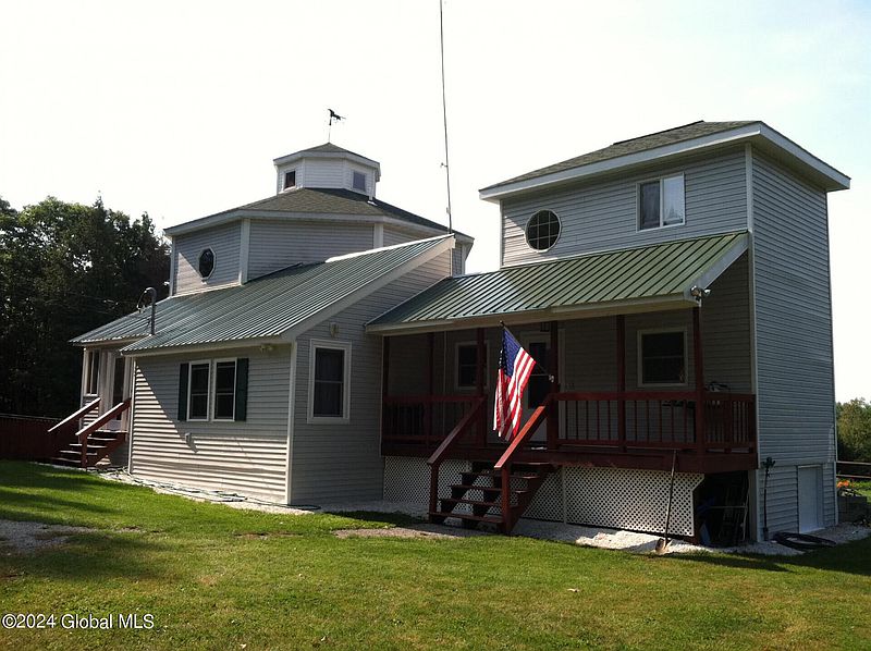 4th image of 189 Stock Farm Road