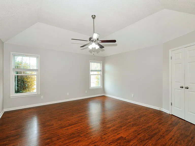 4378 Bunker Hill Dr — Photo 10