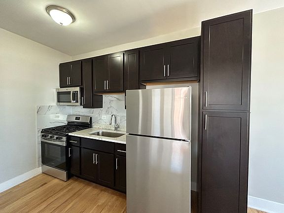 5th image of 2712 N Milwaukee Ave APT 313
