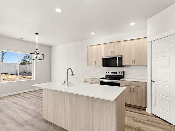 4th image of 17606 N Boone Peak Ave