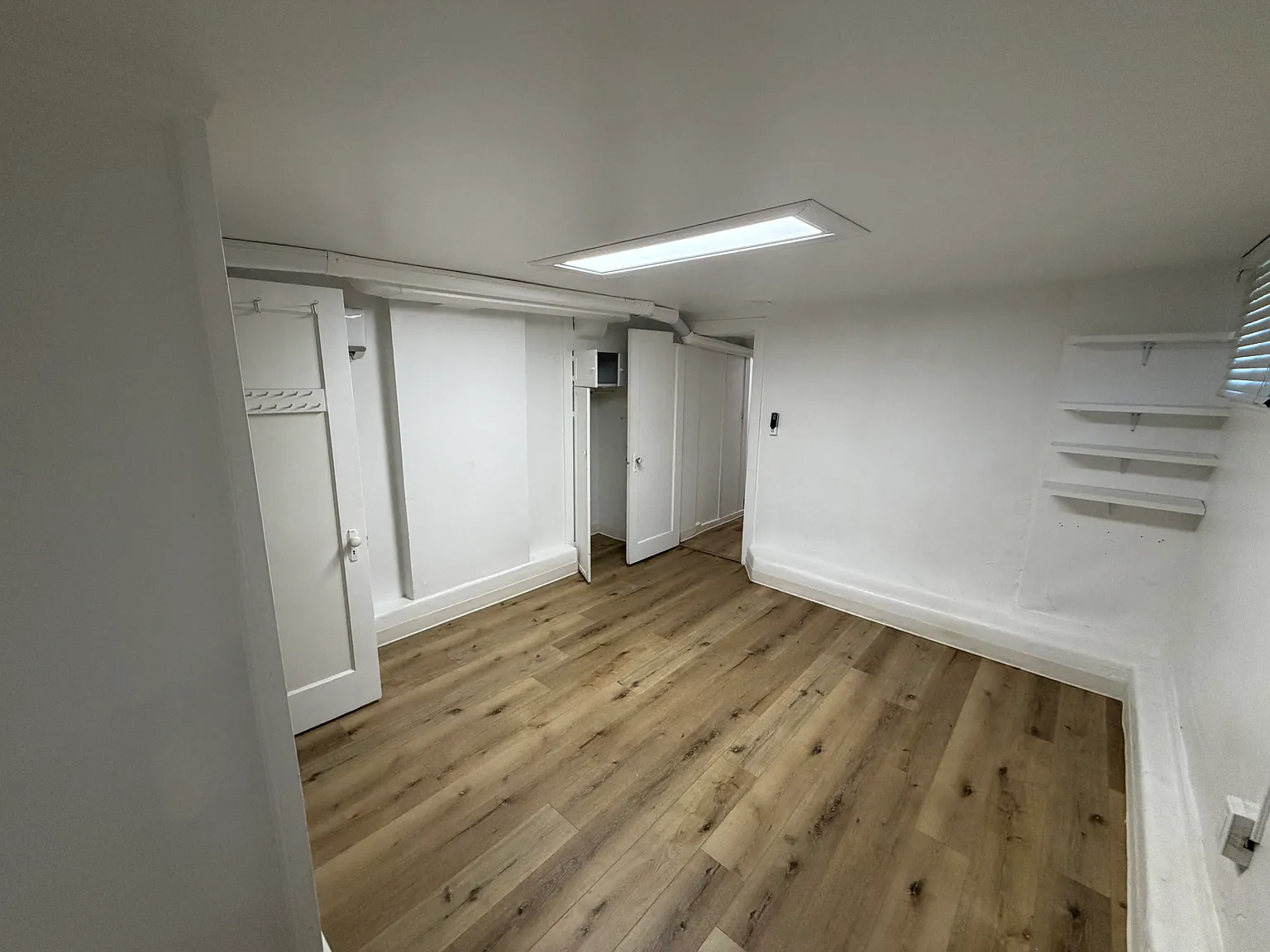 1 bed, 1.5 bath, 900 sqft, $1,250 — Photo 2