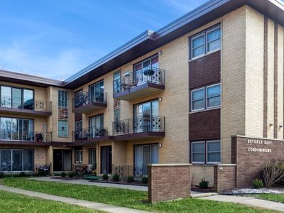 (Undisclosed Address), Chicago, IL, 60643