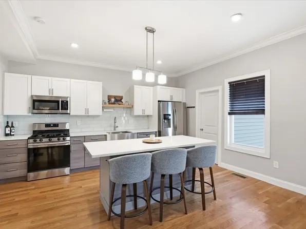 189 Shirley St Unit 2, Winthrop, MA 02152