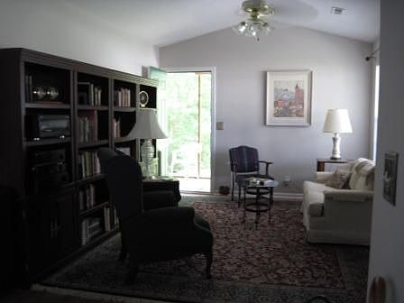 4th image of 13 River Hill Ct