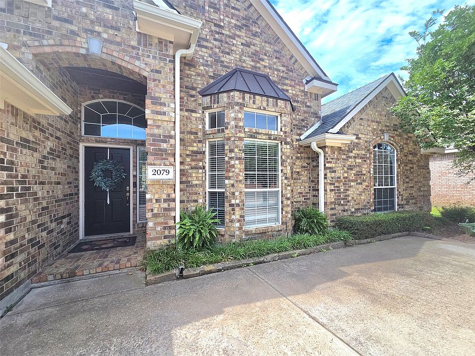1st image of 2079 Fair Oaks Cir