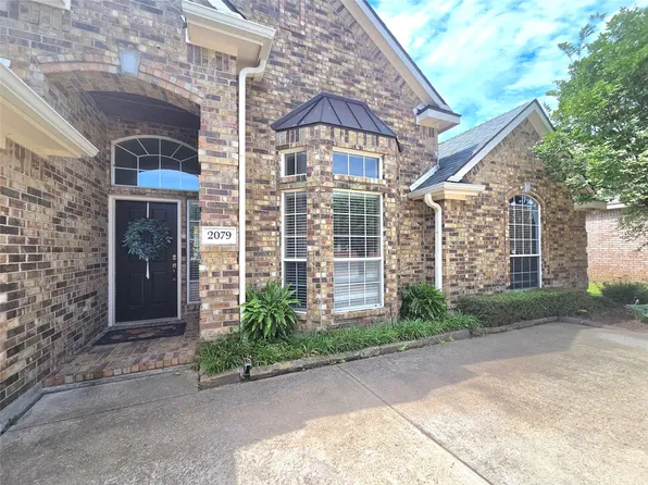 2079 Fair Oaks Cir, Corinth, TX 76210