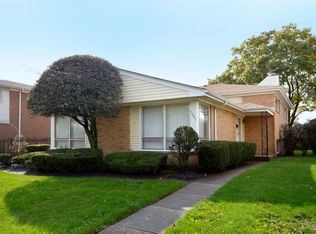 7903 Beckwith Rd, Morton Grove, IL 60053