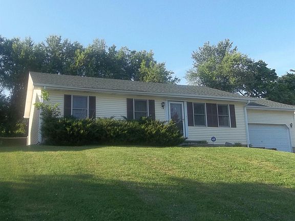 3rd image of 121 Sidney Dr
