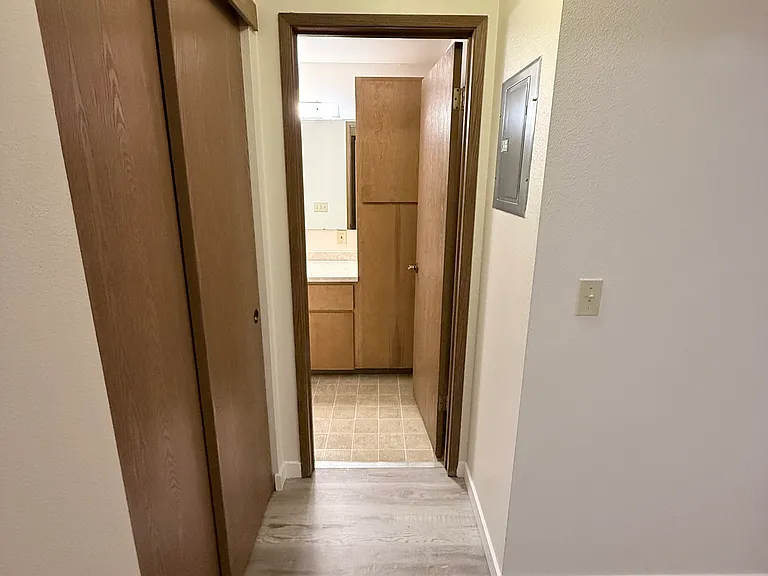 Manor Apartments — Photo 18