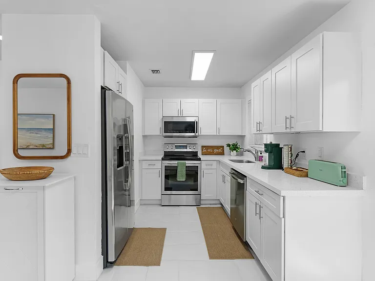 1428 NE 2nd Ave #1 — Photo 7
