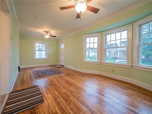 3rd image of 2179 Olive Ave