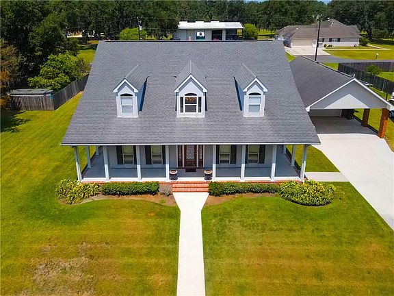 4th image of 140 Adam Dr