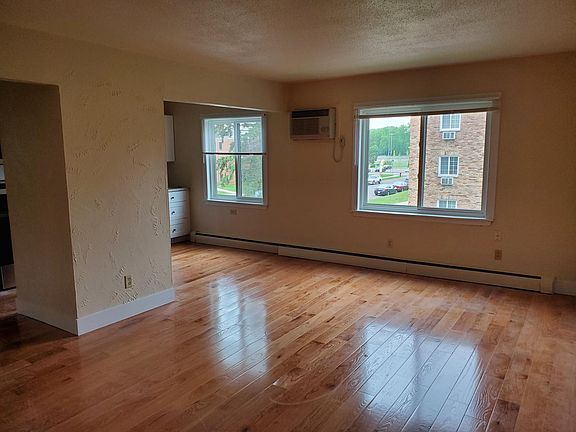 2nd image of 8216 W 31st St #3B