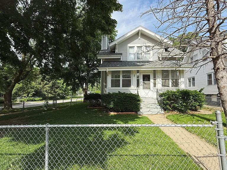2356 S 35th Ave — Photo 1