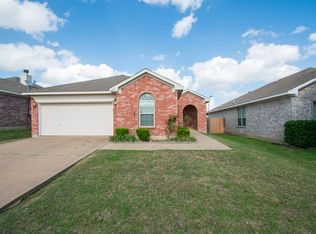 6420 Bay Lake Dr, Fort Worth, TX 76179