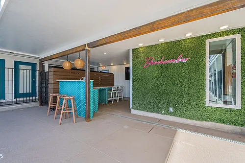 Beachcomber Photo 1