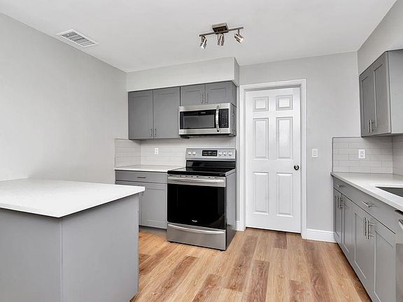 5th image of 1758 27th Ave N