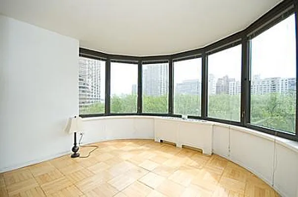 Rented by Manhattan Management Group | media 1