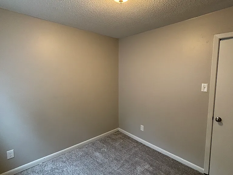 1301 Liberty Dr — Photo 15