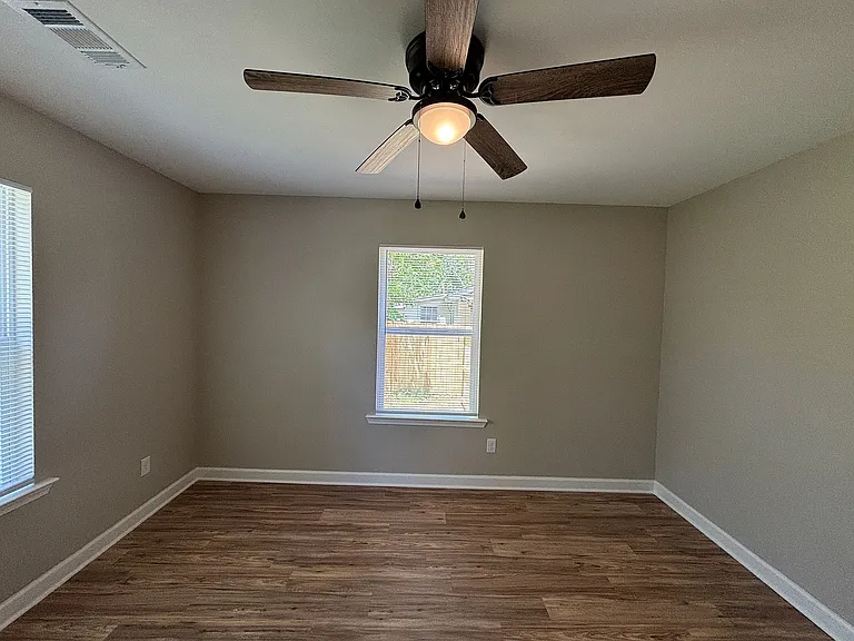 110 East Blvd — Photo 10