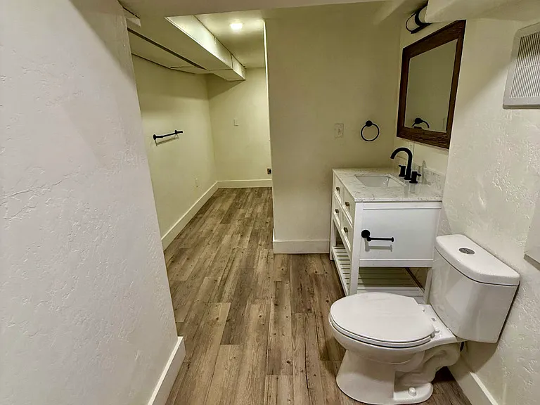325 N 10th St #A — Photo 11