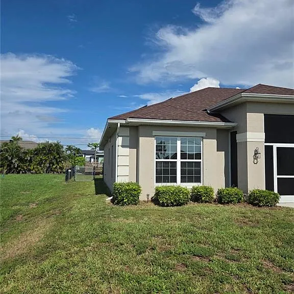 1330 NW 7th Ave — Photo 3
