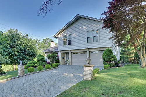 38 Ash St Photo 1