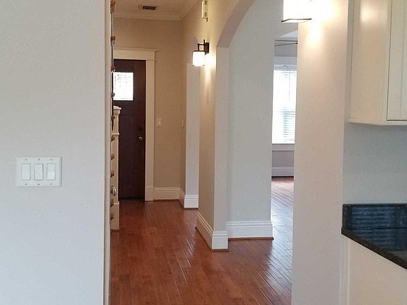 4th image of 306 N Jefferson Ave