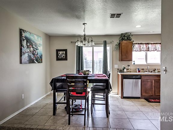 5th image of 3004 Stone Creek St