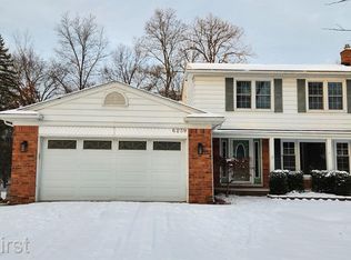 6239 Walker Dr, Troy, MI 48085