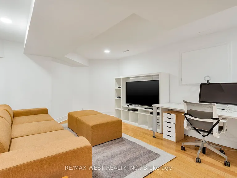39 Shirley St — Photo 44