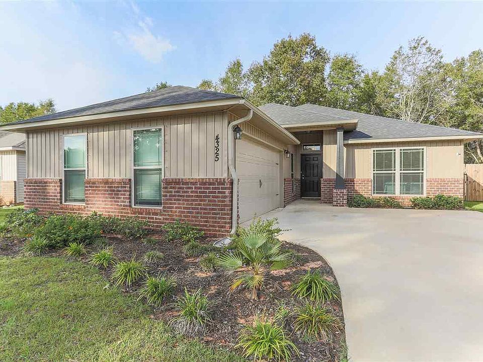 1st image of 4325 Village Oak Ln
