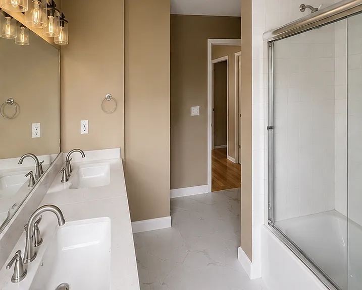 3920 E Meadow Ln — Photo 16