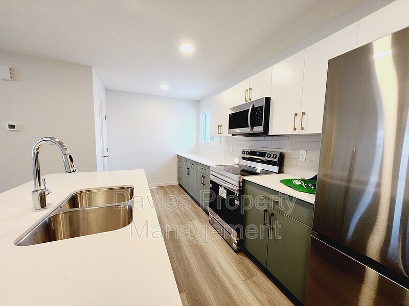 Edmonton Townhouse for rent - 3 Bedrooms — photo 4
