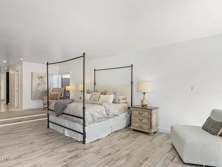4450 E Camelback Rd #1 — Photo 29
