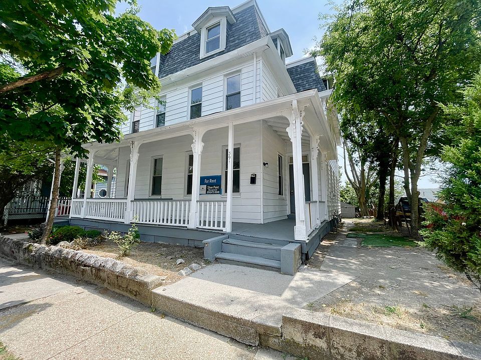 1st image of 391-393 Pearl St N #2ff3bf2a7